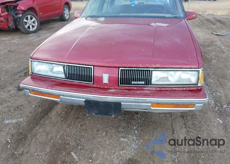 1989 Oldsmobile Delta 88 Royale z USA, uszkodzony, nr VIN 1G3HN54C3KW314036